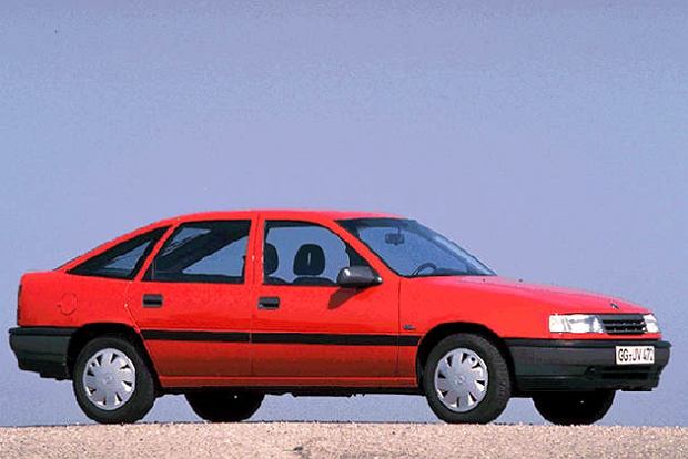 Opel Vectra A (1988-1995) – Sicherungskasten