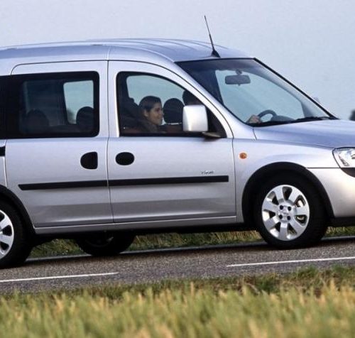 Opel Combo C (2001-2011) – Sicherungskasten