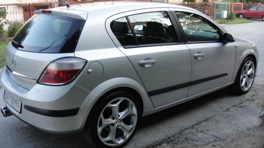 Opel Astra H (2010-2014) – Sicherungskasten