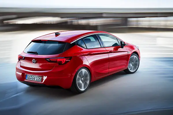 Opel Astra K (2016-2019) – Sicherungskasten