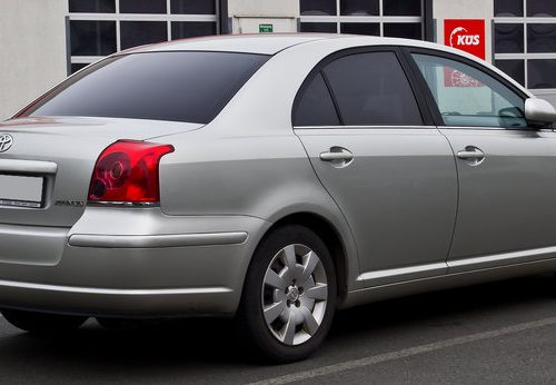 Toyota Avensis T25 (2003-2009) – Sicherungskasten