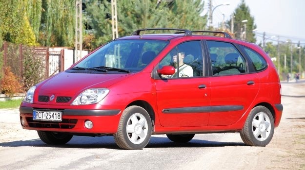 Renault Scenic (1996-2003) – Sicherungskasten