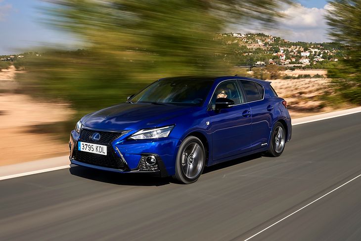 Lexus CT 200h (2011-2017) – Sicherungskasten