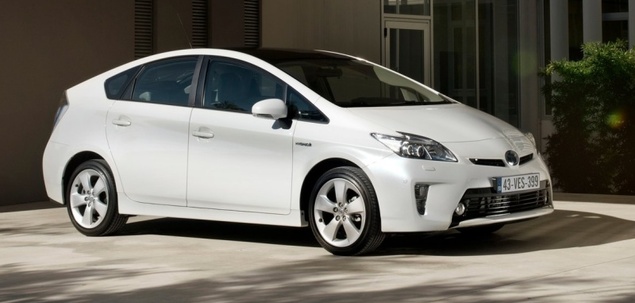 Toyota Prius Plug-in Hybrid (2011-2015) – Sicherungskasten