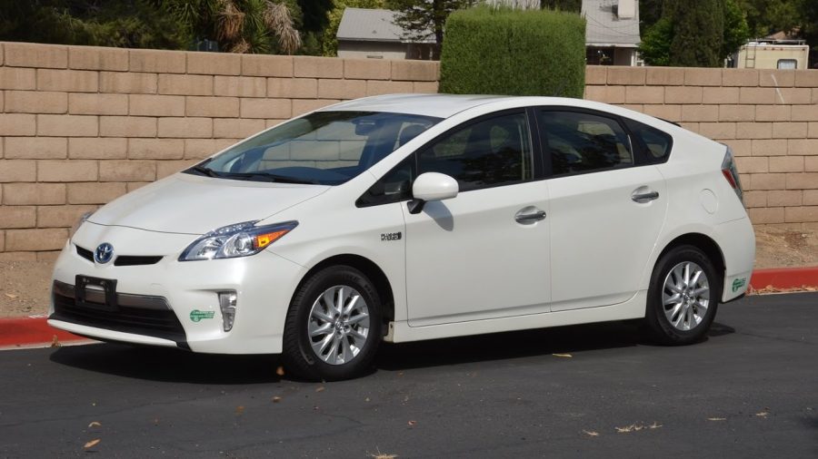 Toyota Prius Plug-in Hybrid (2013) – Sicherungskasten