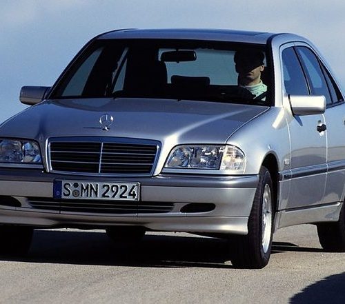 Mercedes-Benz C-Klasse W202 (1993-2001) – Sicherungskasten