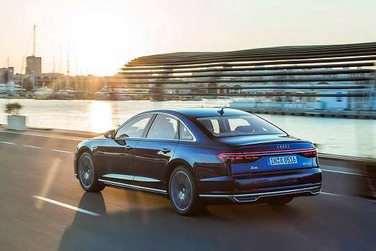 Audi A8 D5 (2021) – Sicherungskasten