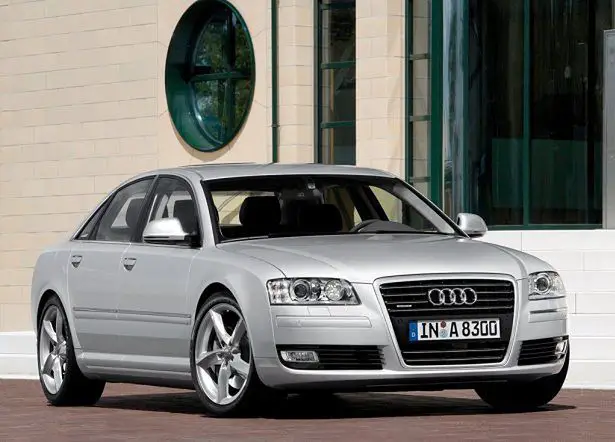 Audi A8 (D3) (2002-2009) – Sicherungskasten