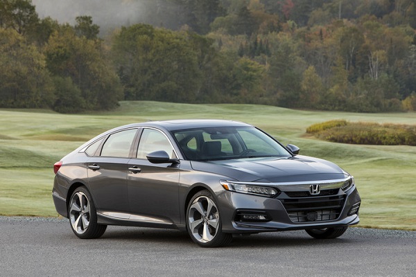 Honda Accord (2018-2019-…) – Sicherungskasten