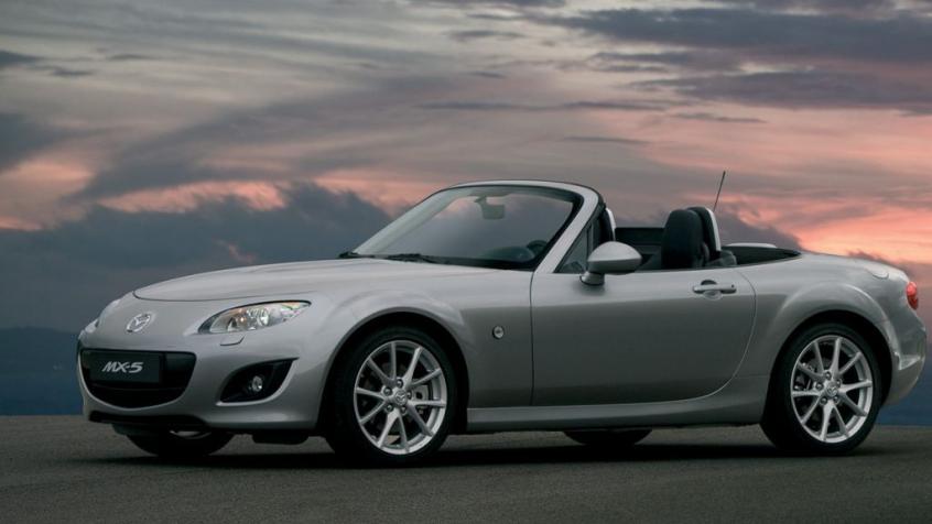 Mazda MX-5 (2007-2009) – Sicherungskasten