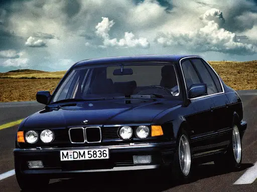 BMW 735i (1986) – Sicherungskasten