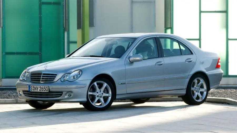 Mercedes-Benz C-Klasse W203 (2000-2007) – Sicherungskasten